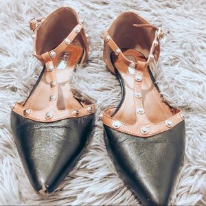 Halogen | studded pointed flat, Size 8